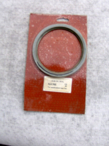 Rover 2000 rear hub seal - rear,