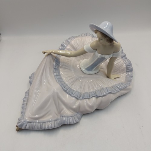 Nao lladro figurine grace - lladro,