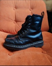 1460 Dr Martens  Serena fur lined Size UK 5 leather lace up boots
