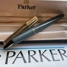 PARKER 65CUSTOM   14K   GOLD  NIB FOUNTAIN PEN N/MINT CHALK MARKS