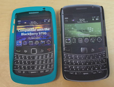 2 x BlackBerry BOLD 9700 cases- Aqua Silicone Skin & Black hard shell