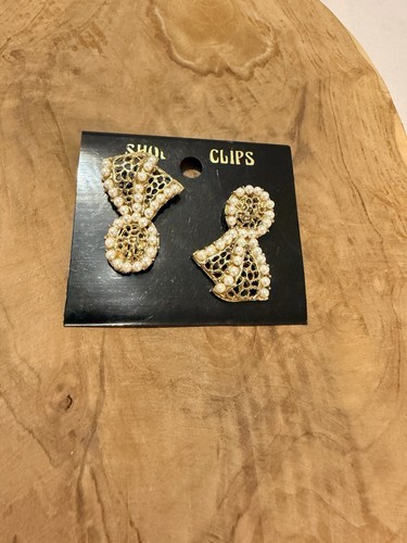 Vintage gold tone shoe clips - gold,