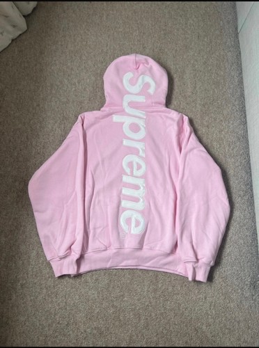 Supreme satin appliqué - supreme,
