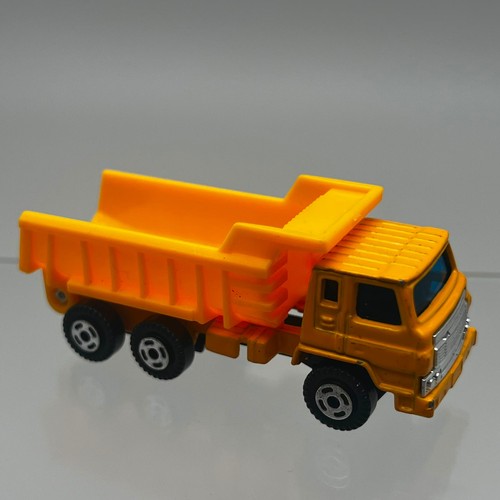 Tomica isuzu off road - off,