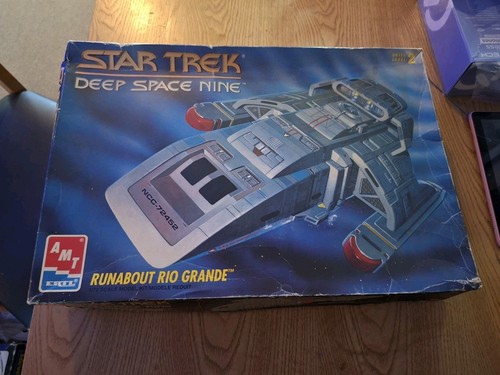 Amt 8741 star - 1/72,
