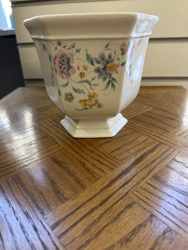 Royal norfolk staffordshire - royal,
