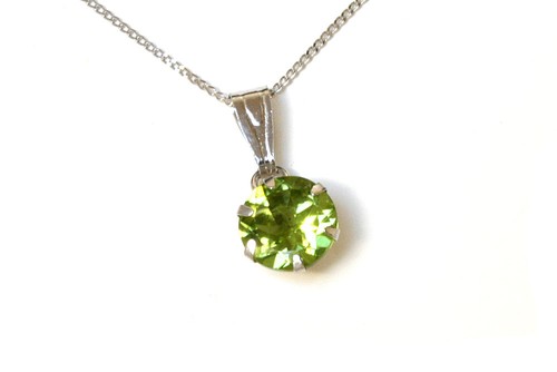 9ct white gold peridot pendant - 9ct,