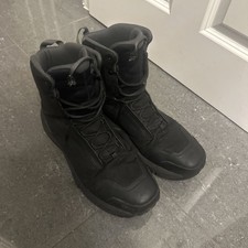 UA Under Armour Charged