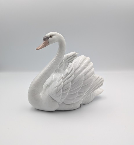 Lladro swan ornament figurine - swan,