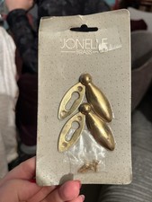 Victorian Jonelle Brass