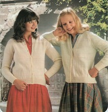 Ladies Classic Cardigan Knitting Pattern Raglan Sleeves Easy Knit DK 32-42" 1417