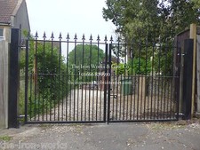 # WOOTTON DOUBLE DRIVEWAY