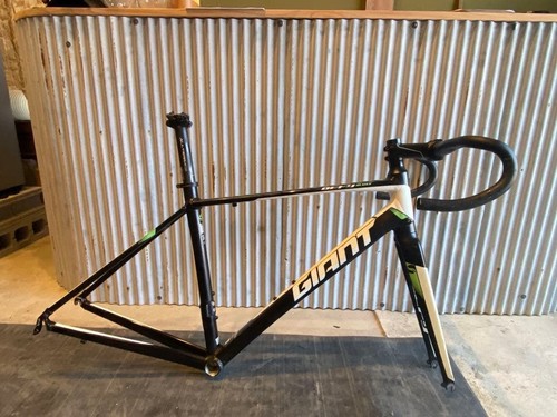Giant defy road bike frameset - defy,