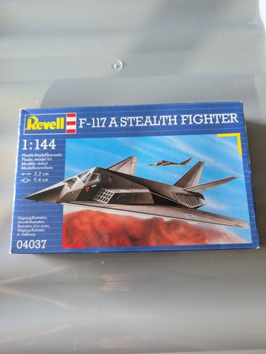 Revell 117 stealth fighter - revell,