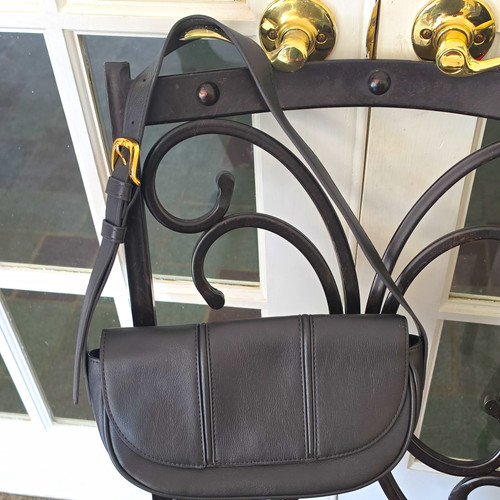 Women black solid crescent - women’s,