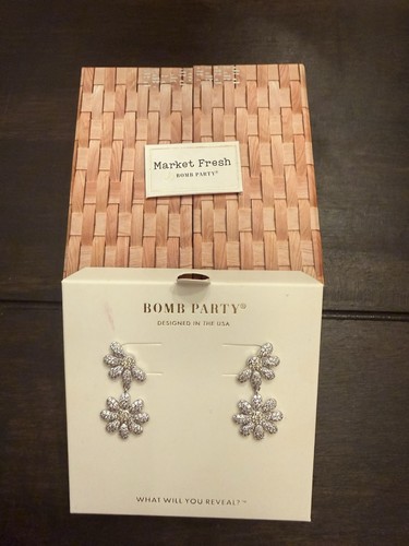 Market fresh earrings he - market,