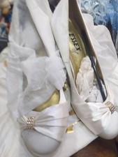 Ladies White Shoes Sz 5