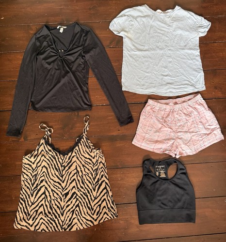 Women clothes bundle size - clothes,