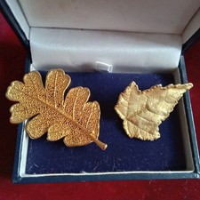 Lot Two Stylish  Leaf Vintage Gold Tone Brooches