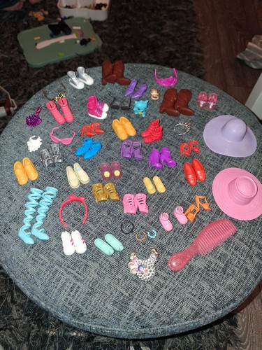 Large bundle dolls - large, of