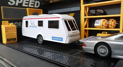Scalextric track caravan - scalextric,