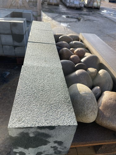 Granite kerbs kerbstones - ,