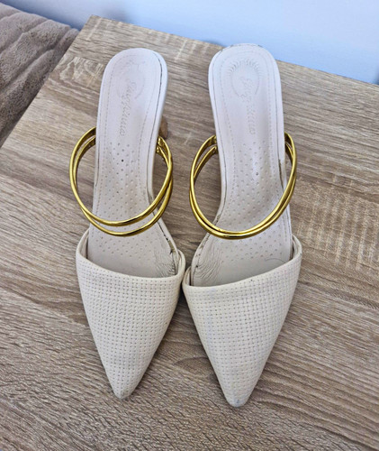 Women beige pointed toe - women’s,
