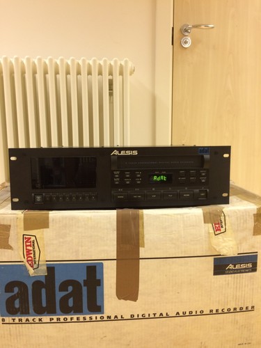Alesis adat track - 8,