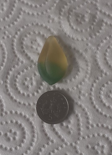 Large yellow green - large, yellow/green