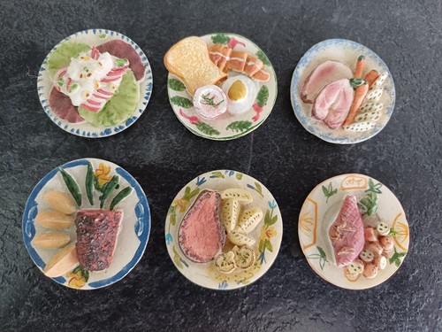 Dolls house vintage - dolls,