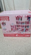 Dream Villa House With Dolls