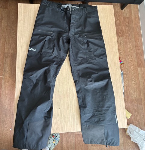 Tierra mens large black