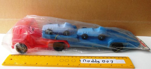 Playmates plastic racing car - plastic,