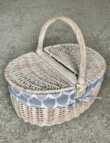 Traditional whitewashed wicker - traditional,