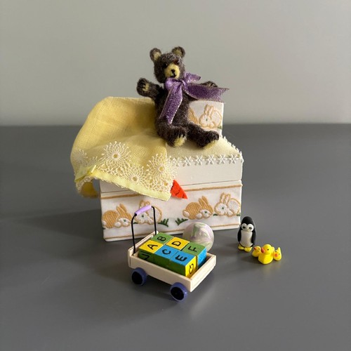 Dolls house toy chest - dolls, chest/seat