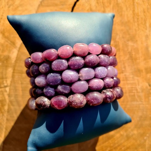 Lepidolite tumblestone - lepidolite,