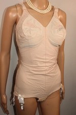 PLAYTEX I CANT BELIEVE ITS A GIRDLE CORSELETTE 6 SUSPENDERS SIZE 40D