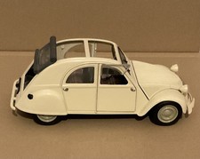 Citroen 2CV (1952) by Maisto