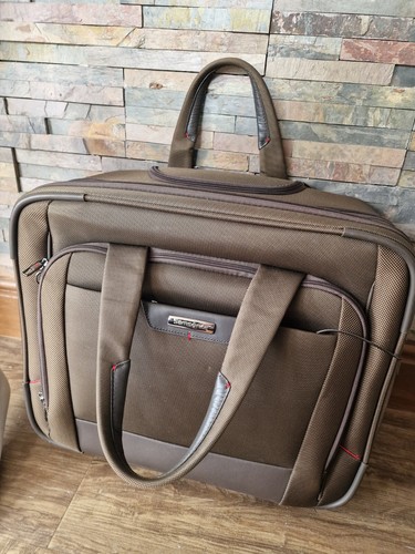 Samsonite pro dlx wheeled - pro,