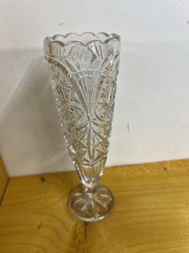 Crystal cut vase features a - features,