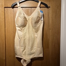 NEW WITH TAGS  SHAPING BODY