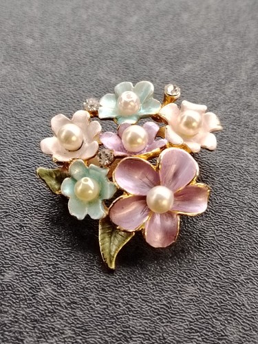 Vintage enamel floral brooch