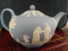 EXCELLENT WEDGWOOD BLUE AND WHITE JASPERWARE TEAPOT TEA POT LYONS TEA HOUSE COMM