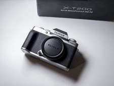 Fujifilm X-T200 APS-C