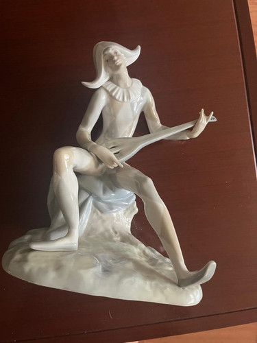 Lladro troubadour with - troubadour,