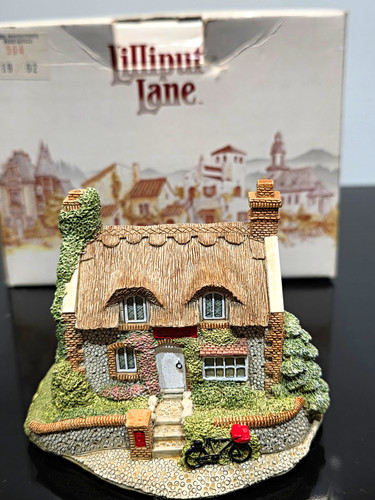 Lilliput lane mrs pinkerton - lilliput,