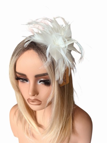 White feather fascinator clip - white,