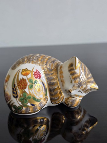 Royal crown derby cottage - crown,