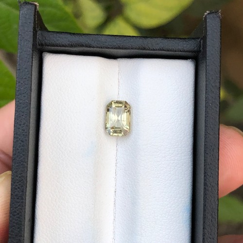 Natural sapphire brown - natural,