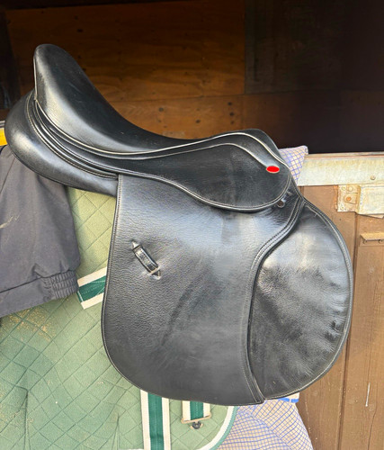 Whitaker bedale jump - , saddle